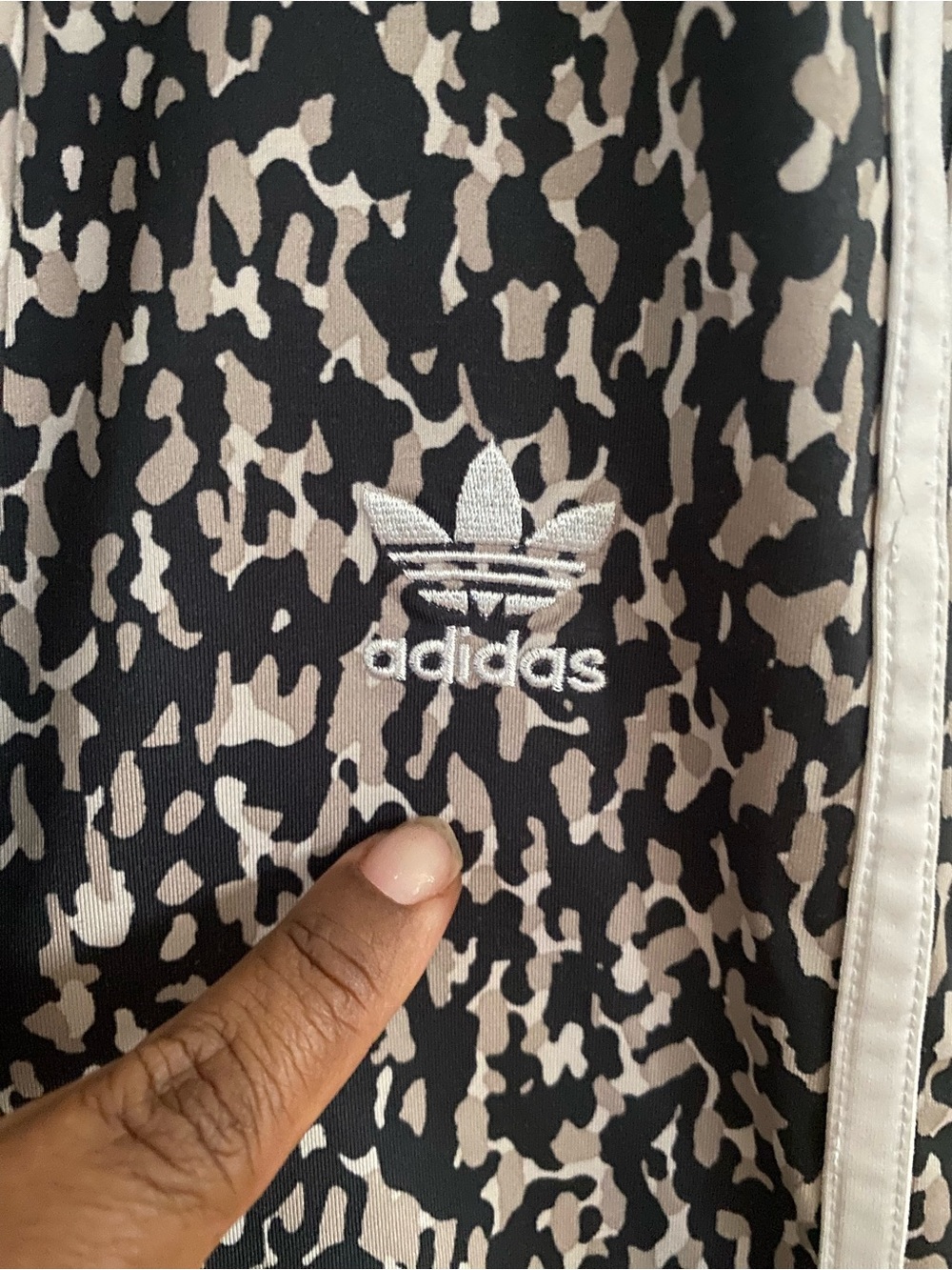 adidas Leopard-Print workout Set- Side Stripes - Picture 6 of 8